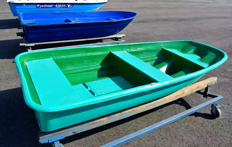 Стеклопластиковая лодка Старт (тримаран) в Туапсе