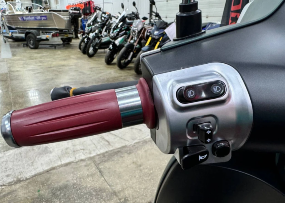 Скутер PROMAX Miami 240 (49) в Туапсе