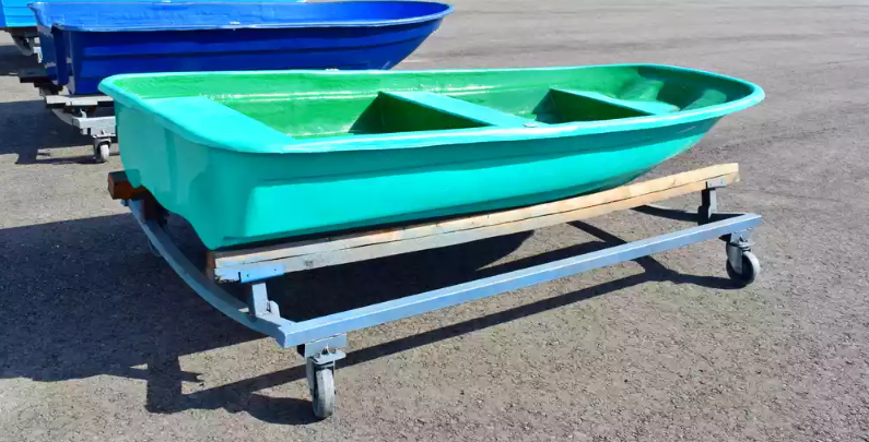 Стеклопластиковая лодка Старт (тримаран) в Туапсе