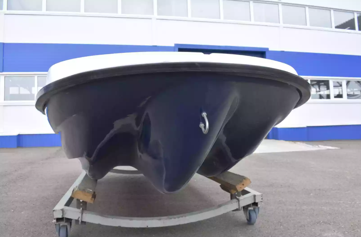 Стеклопластиковая лодка Пингвин New (тримаран) в Туапсе