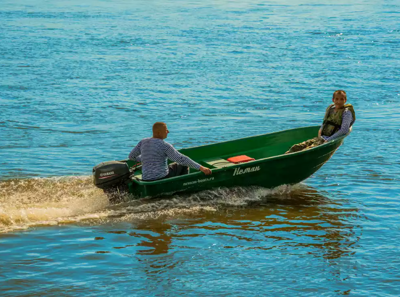 Стеклопластиковая лодка Neman-340 (тримаран) в Туапсе