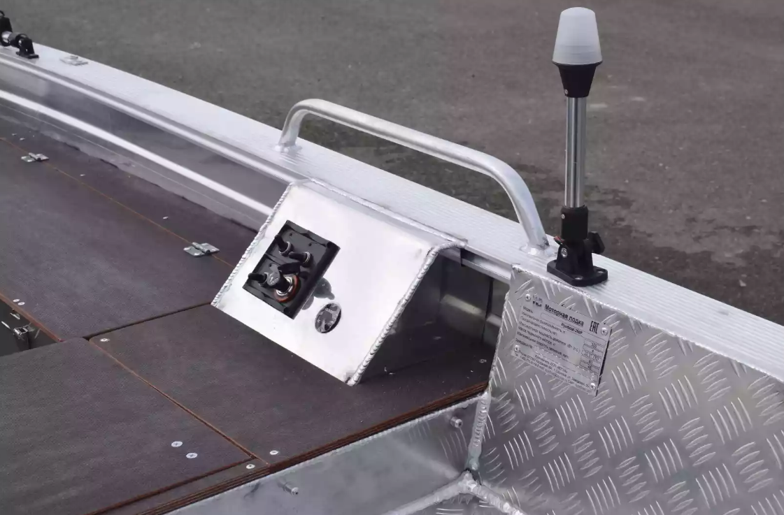 Алюминиевая лодка Wyatboat-390РМ в Туапсе