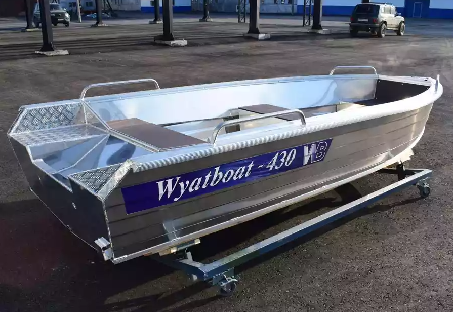 Алюминиевая лодка  Wyatboat-430 Р в Туапсе