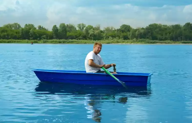 Стеклопластиковая лодка Малютка в Туапсе