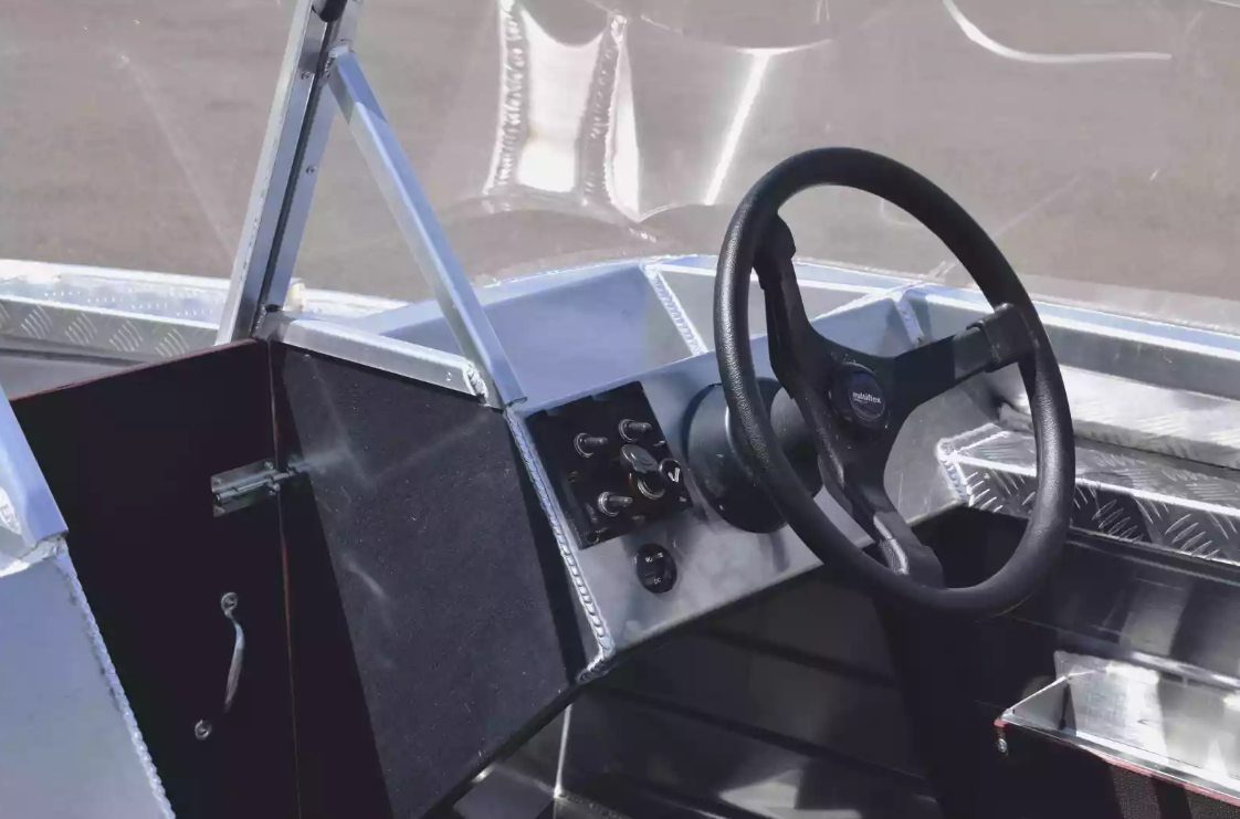 Алюминиевая лодка Wyatboat-390 DCM в Туапсе