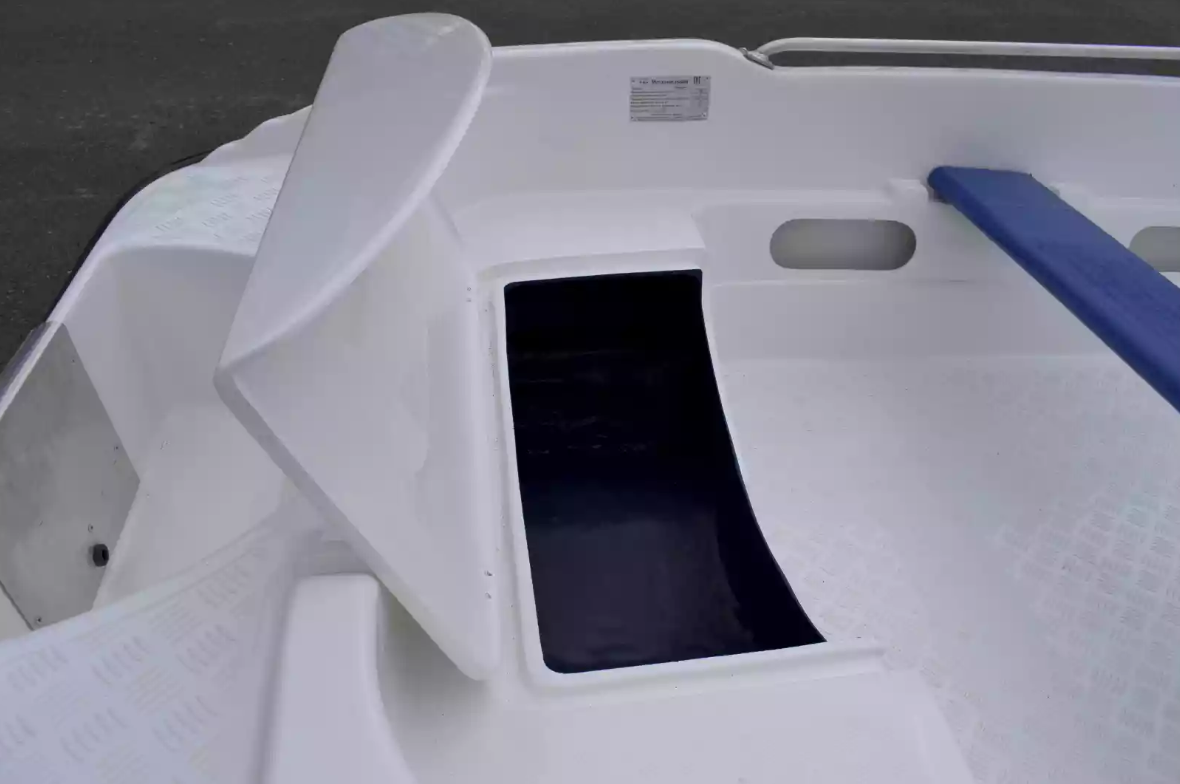 Стеклопластиковая лодка Пингвин New (тримаран) в Туапсе