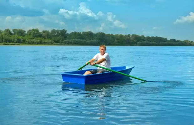 Стеклопластиковая лодка Малютка в Туапсе