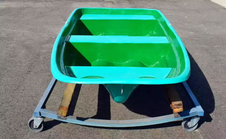 Стеклопластиковая лодка Старт (тримаран) в Туапсе