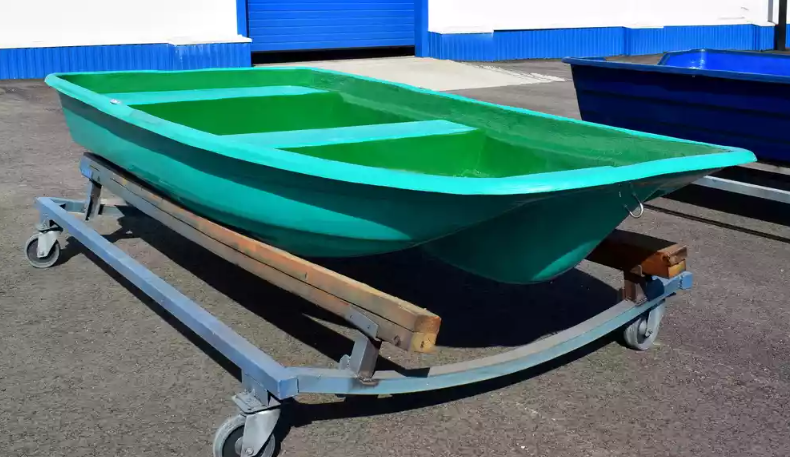 Стеклопластиковая лодка Старт (тримаран) в Туапсе
