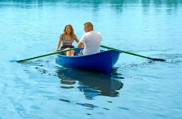 Стеклопластиковая лодка Дельфин в Туапсе