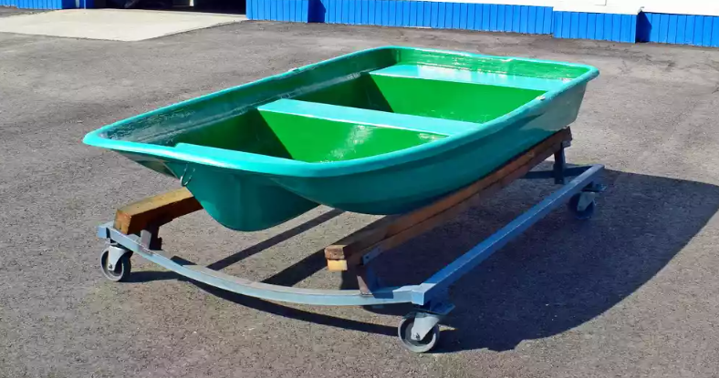 Стеклопластиковая лодка Старт (тримаран) в Туапсе