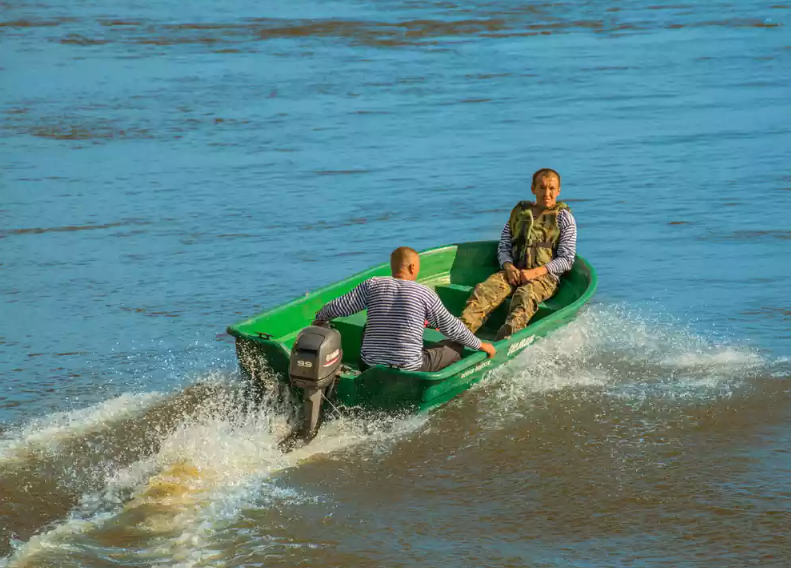Стеклопластиковая лодка Neman-340 (тримаран) в Туапсе