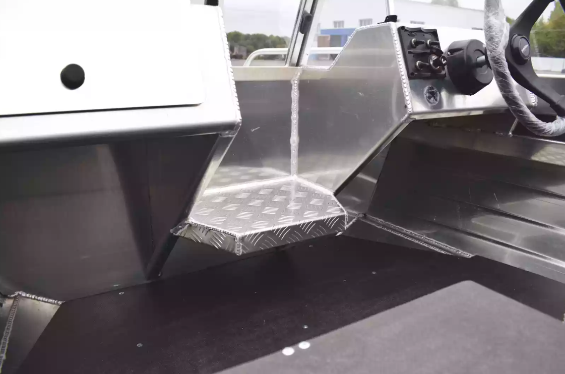 Алюминиевая лодка  Neman-400 PRO в Туапсе