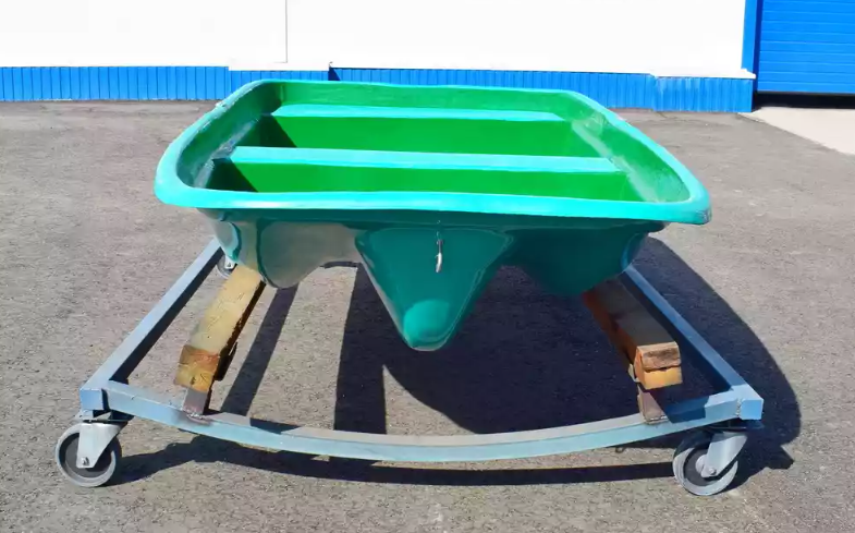 Стеклопластиковая лодка Старт (тримаран) в Туапсе