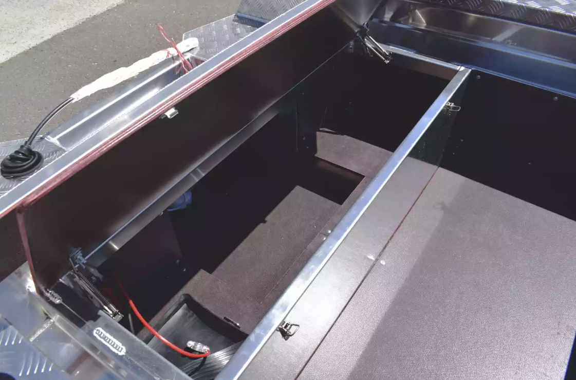 Алюминиевая лодка Wyatboat-390 DCM в Туапсе