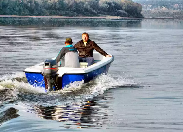 Стеклопластиковая лодка Wyatboat 430 тримаран в Туапсе