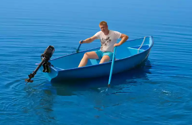 Стеклопластиковая лодка Омуль в Туапсе