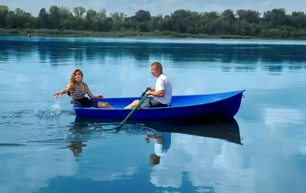 Стеклопластиковая лодка Дельфин в Туапсе