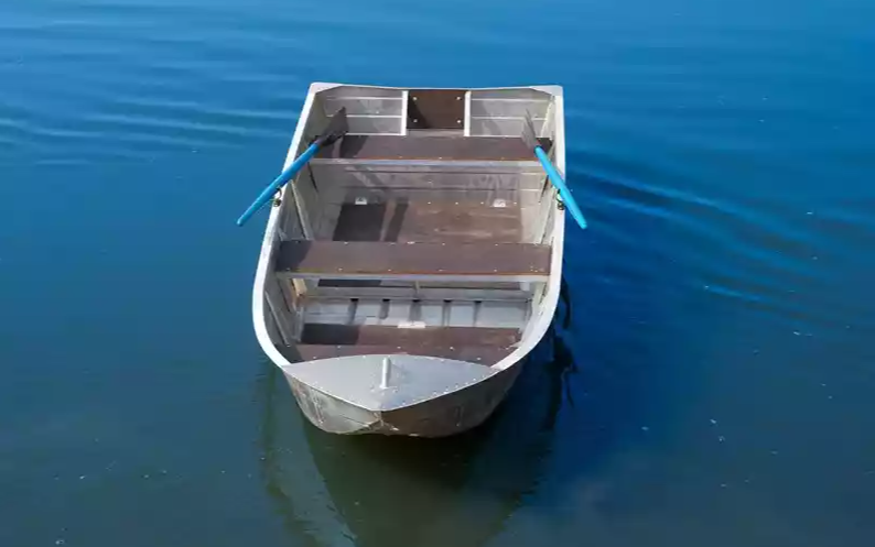 Алюминиевая лодка Вятка-Профи 37 в Туапсе