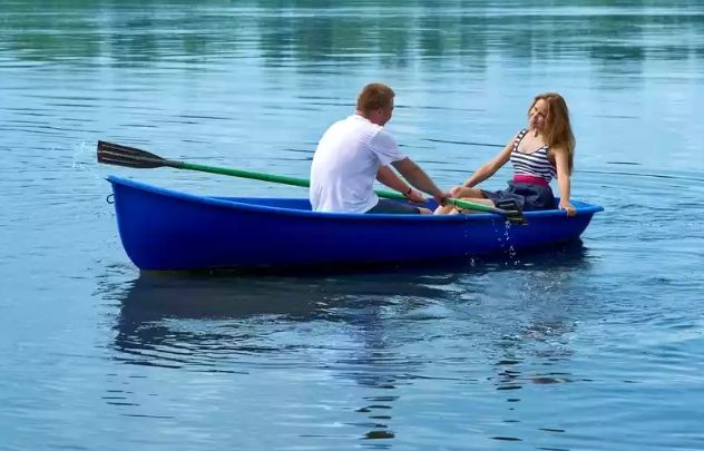 Стеклопластиковая лодка Дельфин в Туапсе