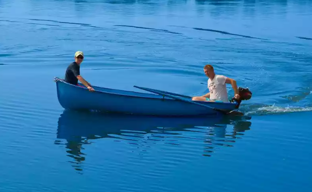 Стеклопластиковая лодка Омуль в Туапсе