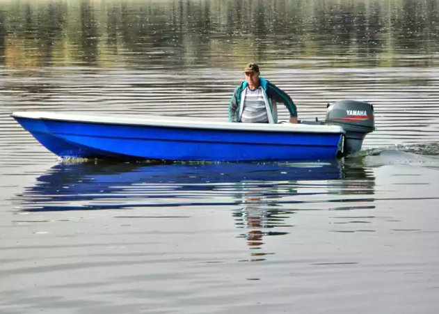 Стеклопластиковая лодка Wyatboat 430 тримаран в Туапсе