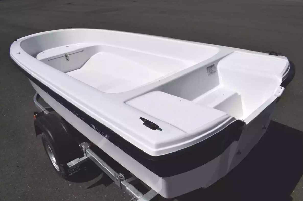 Стеклопластиковая лодка Wyatboat 430 тримаран в Туапсе