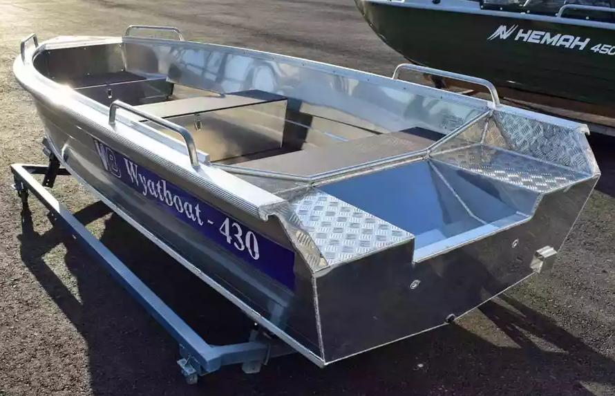 Алюминиевая лодка  Wyatboat-430 Р в Туапсе