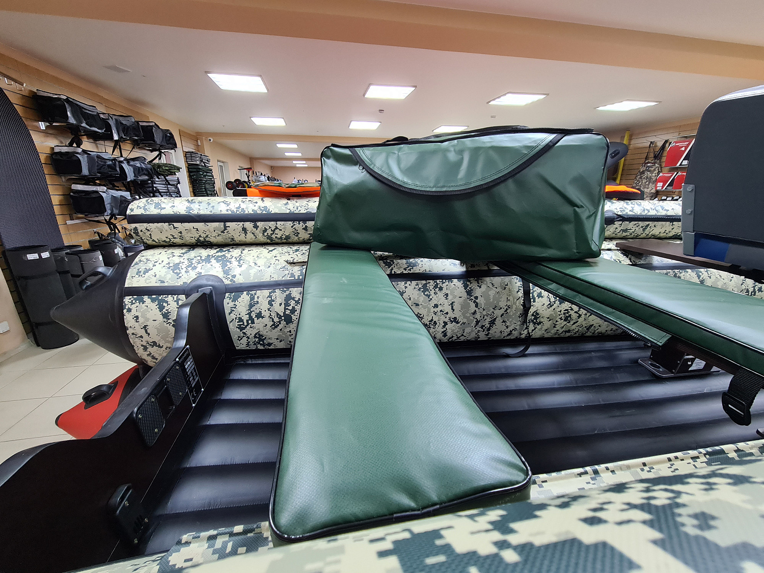 КОМПЛЕКТ МЯГКИХ НАКЛАДОК С СУМКОЙ ДЛЯ ЛОДОК 110Х20 ЗЕЛЕНЫЙ в Туапсе